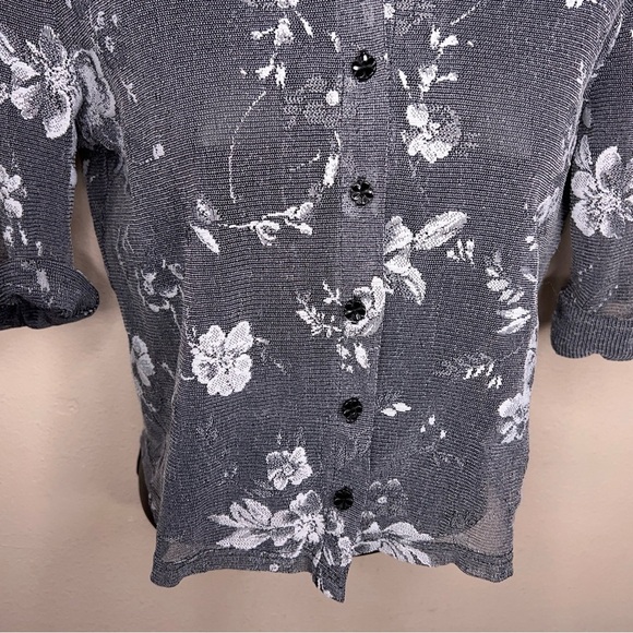 Vintage 90s Medium Eyeshadow Grey White Floral Stretch Top Button Up Half Sleeve - Picture 5 of 12